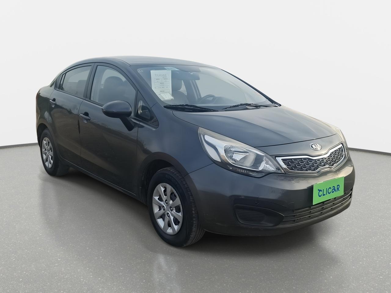 Automovil Kia Rio4
