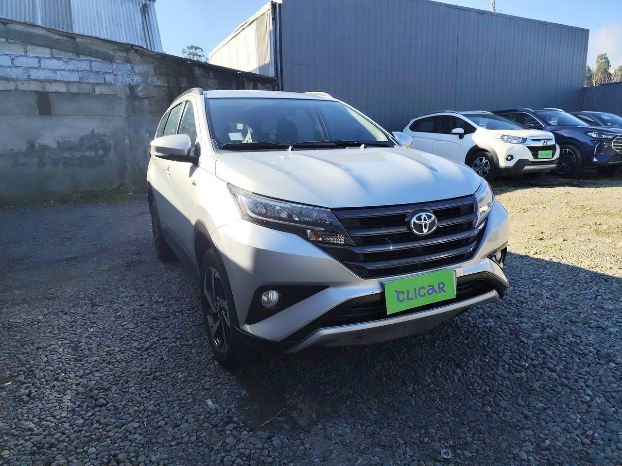 Station Wagon Toyota Rush